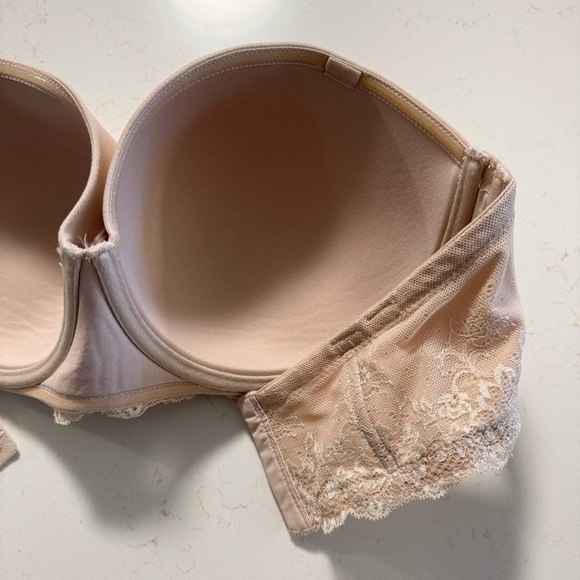 Torrid 40DDD Nude Underwire Strapless Bra Lace Detail - Picture 8 of 11